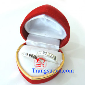 Nhẫn đôi bạc ta với giá cả cạnh tranh và chất lượng bảo đảm về mặt đường nét đẹp.  Nhẫn được sửa theo size tay của bạn.  Nhẫn đôi bán toàn quốc,   Thanh toán khi nhận nhẫn trên toàn quốc  Bạn điền đầy đủ thông tin vào phần>  ĐẶT MUA NGAY  Chúng tôi sẽ liê