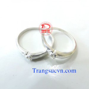 Nhẫn đôi đẹp bạc ta Nhẫn đôi bạc ta với giá cả cạnh tranh và chất lượng bảo đảm về mặt đường nét đẹp.  Nhẫn được sửa theo size tay của bạn.  Nhẫn đôi bán toàn quốc,   Thanh toán khi nhận nhẫn trên toàn quốc  Bạn điền đầy đủ thông tin vào phần>  ĐẶT MUA NG