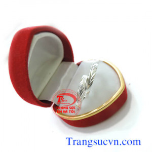 Nhẫn đôi, nhẫn cặp Nhẫn đôi bạc ta với giá cả cạnh tranh và chất lượng bảo đảm về mặt đường nét đẹp.  Nhẫn được sửa theo size tay của bạn.  Nhẫn đôi bán toàn quốc,   Thanh toán khi nhận nhẫn trên toàn quốc  Bạn điền đầy đủ thông tin vào phần>  ĐẶT MUA NGA