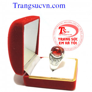 Nhẫn nam bạc đá đỏ  Nhẫn bạc hình bọ cạp Nhẫn nam bạc ta gắn đá tổng hợp được sửa theo size tay của bạn.  Bạc ta 925  Nhẫn bạc bán toàn quốc, Thanh toán khi nhận nhẫn trên toàn quốc  Bạn điền đầy đủ thông tin vào phần>  ĐẶT MUA NGAY ở trên   Chúng tôi sẽ