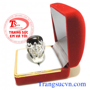 Nhẫn bạc nam bọ cạp to  Nhẫn bạc hình bọ cạp Nhẫn nam bạc ta gắn đá tổng hợp được sửa theo size tay của bạn.  Bạc ta 925  Nhẫn bạc bán toàn quốc, Thanh toán khi nhận nhẫn trên toàn quốc  Bạn điền đầy đủ thông tin vào phần>  ĐẶT MUA NGAY ở trên   Chúng tôi