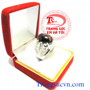 Nhẫn bạc nam bọ cạp to  Nhẫn bạc hình bọ cạp Nhẫn nam bạc ta gắn đá tổng hợp được sửa theo size tay của bạn.  Bạc ta 925  Nhẫn bạc bán toàn quốc, Thanh toán khi nhận nhẫn trên toàn quốc  Bạn điền đầy đủ thông tin vào phần>  ĐẶT MUA NGAY ở trên   Chúng tôi