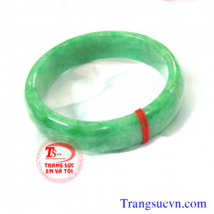 Các lại Vòng Ngọc Cẩm Thạch: Vòng ngọc tròn,vòng ngọc đôi,vòng bạch ngọc,vòng vân lý,vòng tay bản hẹ,vòng dạ hạt,vòng ngọc tứ quý,vòng ngọc vuông,phù hợp cho nữ giới như làm quà tặng bà,tặng mẹ,tặng người yêu mang lại sự may mắn-Sp Có phiếu giám định JIA