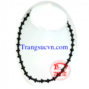 Mã não kiểu chuỗi cổ đen