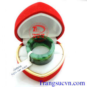 Bán nhẫn ngọc phỉ thúy jadeite,giá nhẫn cẩm thạch thiên nhiên,giá tốt có giấy kiểm định đá quý,nhan nam ngoc,natural jadeite có giao hàng toàn quốc