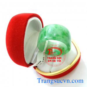 Bán nhẫn ngọc ngón cái,nhẫn ngọc jadeite,ngọc phỉ thúy,ngọc miến điện có giấy kiểm định đá quý đảm bảo nhẫn ngón cái Nhẫn ngọc ngón cái Jadeite