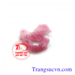 Ngựa Ruby thiên nhiên