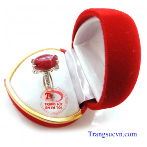 Nhẫn nữ ruby thiên nhiên, nhẫn nữ được chế tác trên chất liệu bạc ta 925 theo tiêu chuẩn bạc trang sức của thế giới.  Nhẫn phù hợp làm quà tặng, sinh nhật, ngày kỷ niệm, ngày lễ, tết vv...