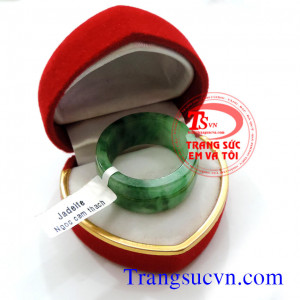Nhẫn ngọc cẩm thạch đẹp