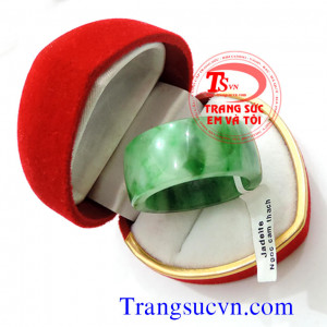 Nhẫn ngọc cẩm thạch đẹp