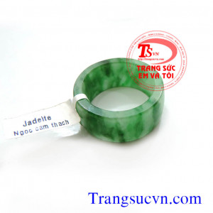 Nhẫn ngọc cẩm thạch đẹp