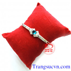 Cung cấp lắc bạc nữ dẹp,đặt lắc nữ bạc,giá lắc bạc rẻ chất lượng tốt,Lắc tay nữ đẹp,lac dep,lac bac nũ,lac tay,vong nu,lac,vong,bac,999,gia re,lac re,bạc thái,bạc ý,bạc italya,bạc 925