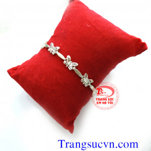 Lắc tay Nữ đẹp phong cách trẻ trung và trang trọng mang lại cho bạn vẻ đẹp và tránh gió an toàn cho sức khỏe.