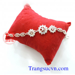 Lắc tay Nữ đẹp phong cách trẻ trung và trang trọng mang lại cho bạn vẻ đẹp và tránh gió an toàn cho sức khỏe.