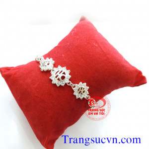 Lắc tay Nữ đẹp phong cách trẻ trung và trang trọng mang lại cho bạn vẻ đẹp và tránh gió an toàn cho sức khỏe.