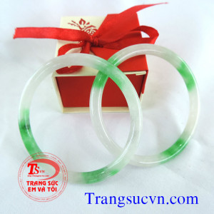 Cặp vòng ngọc cẩm thạch