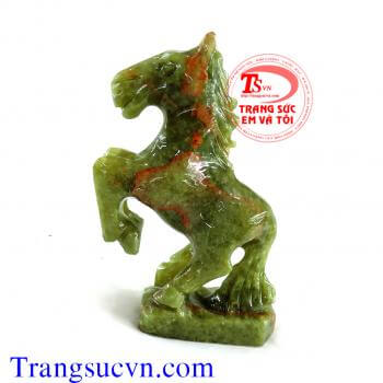 Ngựa đá đẹp