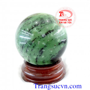 Cầu đá quý tự nhiên