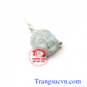 Mặt dây phật adida ngọc cẩm thạch thiên nhiên 100%, được chế tác trên chất liệu:  - Ngọc cẩm thạch thiên nhiên 100%  - Tổng trọng lượng sản phẩm: 16,20 g  Kích thước sản phẩm:  - Chiều dài: 29,50 mm  - Chiều rộng: 22,50 mm  - Chiều cao: 11,00 mm  - Móc đư
