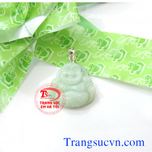 Mặt dây phật adida ngọc cẩm thạch thiên nhiên 100%, được chế tác trên chất liệu:  - Ngọc cẩm thạch thiên nhiên 100%  - Tổng trọng lượng sản phẩm: 16,20 g  Kích thước sản phẩm:  - Chiều dài: 29,50 mm  - Chiều rộng: 22,50 mm  - Chiều cao: 11,00 mm  - Móc đư