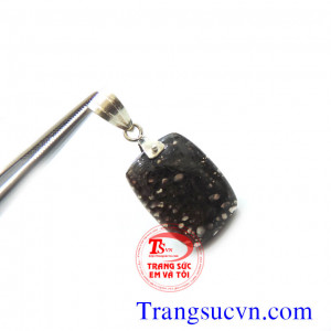 Hóa thạch mặt dây Mặt dây thạch anh Hóa thach Mặt thạch anh Hóa thach đẹp Thạch anh Hóa thach mặt dây chuyền   Mặt thạch anh Hóa thach thiên nhiên được chế tác trên chất liệu:  - Đá Thạch anh Hóa thach thiên nhiên 100%  - Móc được làm bằng bạc ta  - Tổng