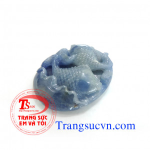 Tên sản phẩm: Cá chép song ngư  Tên đá quý: Sapphire thiên nhiên ( Có giấy kiểm định đá quý kèm theo sản phẩm)  Trọng lượng (Weight): 93,50 Carat   Kích thước đá (Size stone): 34,80 x 12,75 / 9,80 mm  - Chiều dài (length): 34,80 mm  - Chiều rộng (width): 