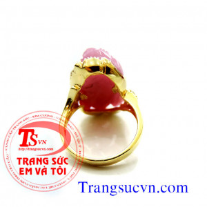 Nhẫn nữ tỳ hưu ruby