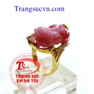 Nhẫn nữ tỳ hưu ruby