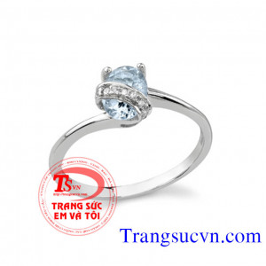 Nhẫn nữ vàng tây màu trắng gắn đá Aquamarine thiên nhiên