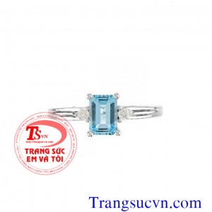 Nhẫn nữ vàng tây màu trắng gắn đá Aquamarine thiên nhiên