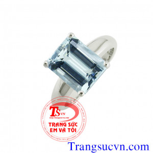 Nhẫn nữ vàng tây màu trắng gắn đá Aquamarine thiên nhiên