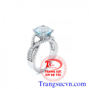 Nhẫn nữ vàng tây màu trắng gắn đá Aquamarine thiên nhiên