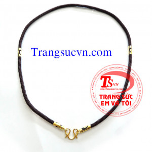 Dây dù nâu bọc vàng   Dây vải bọc vàng tây 12k (50%au) dây vải mềm mại phù hợp đep mặt dây hoặc đeo mặt dây đá quý  Sản phẩm dây vải màu đen bọc vàng tây 12k với giá cả hợp lý, thanh toán khi nhận hàng tại nhà bạn.