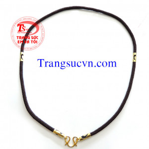 Dây dù nâu bọc vàng   Dây vải bọc vàng tây 12k (50%au) dây vải mềm mại phù hợp đep mặt dây hoặc đeo mặt dây đá quý  Sản phẩm dây vải màu đen bọc vàng tây 12k với giá cả hợp lý, thanh toán khi nhận hàng tại nhà bạn.