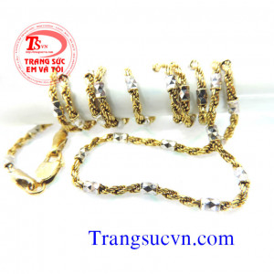 Bán dây chuyền Italia,giá dây chuyền italya vàng 18k 75%Au dây chuyền vàng ý,dây vàng tây italia,dây vàng ý nhập khẩu,dây chuyền vangf tây đẹp,có giấy kiểm định vàng kèm theo,thu mua dây chuyền italia giá cao