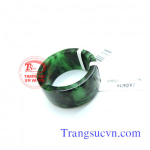 Nhẫn ngọc jadeite thiên nhiên