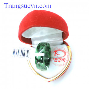 Nhẫn phỉ thúy nam