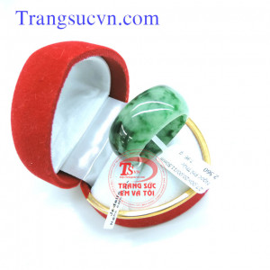 Nhẫn cẩm thạch đẹp