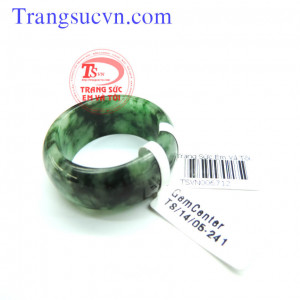 Nhẫn ngọc Jadeite