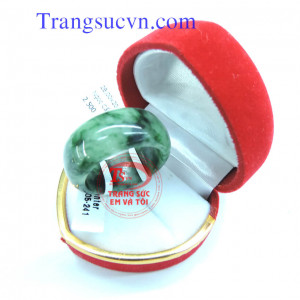 Nhẫn ngọc Jadeite