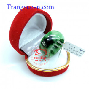 Ngọc phỉ thúy nhẫn Nhẫn,Ngọc,Phỉ,Thúy,nhan,ngoc,phi,thuy,ngọc jadiet,nhan,ngọc,nam,jade,đá,quý,phong,thủy,thiên,nhiên,đá,quý,tự,nhien/Có giấy kiểm định: Đảm bảo chất lượng,Hàng cao cấp