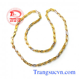 Dây chuyền nam vàng chế tác vàng tây 10k bền đẹp, sáng bóng. Sản phẩm thích hợp làm quà tặng cho phái mạnh. Dây chuyền vàng tây làm tăng thêm cá tính.