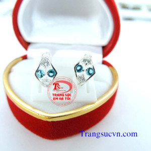 Bông tai bạc gắn đá