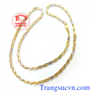 Dây chuyền nam vàng tây được kết hợp hài hòa giữa hai loại vàng trắng và vàng màu