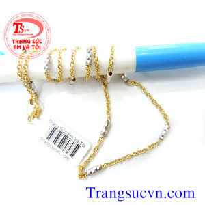 Dây vàng tây 10k 2 màu được thiết kế vô cùng độc đáo và sáng tạo. Sản phẩm kết hợp vàng màu và vàng trắng tạo điểm nhấn cho chiếc dây chuyền. Sản phẩm có thể đeo cùng mặt dây. Dây chuyền vàng được bảo hành uy tín, giao hàng toàn quốc. Dây vàng tây 10k 2 m