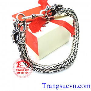 Lắc tay bạc thái