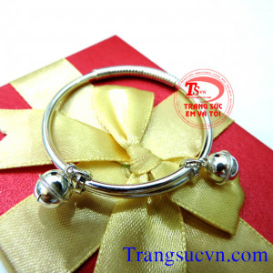 Lắc bạc trẻ em đẹp