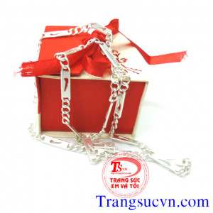 Bán sản phẩm tại công ty trang sức em và tôi nhiều mẫu mã đa dạng phù hợp với thị hiếu khách hàng hiện nay.