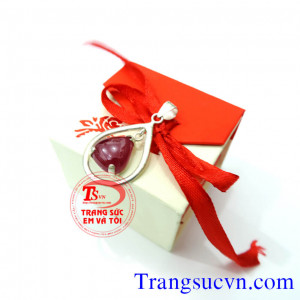Mặt dây chuyền bạc đính đá ruby
