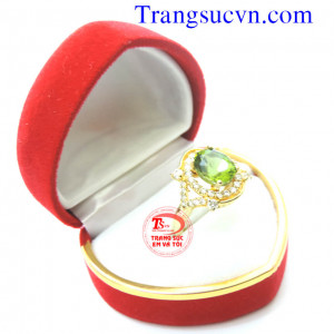 Nhẫn nữ đá peridot đẹp